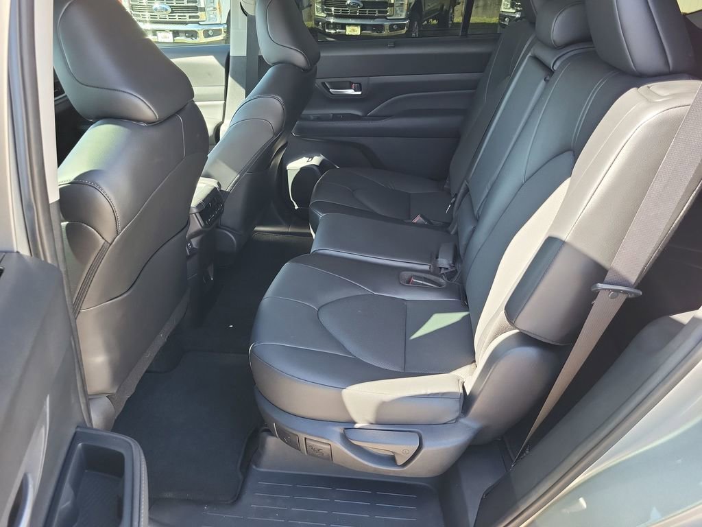 Used 2024 Toyota Grand Highlander XLE image 23