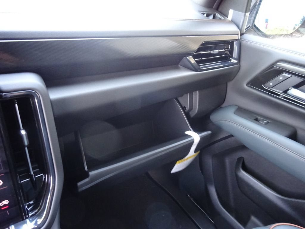 New 2026 GMC Yukon XL AT4 w/ AT4 Premium Plus Package AWD/4WD image 28