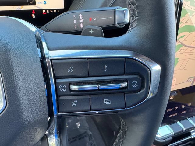 Used 2025 GMC Yukon XL Denali AWD/4WD image 26