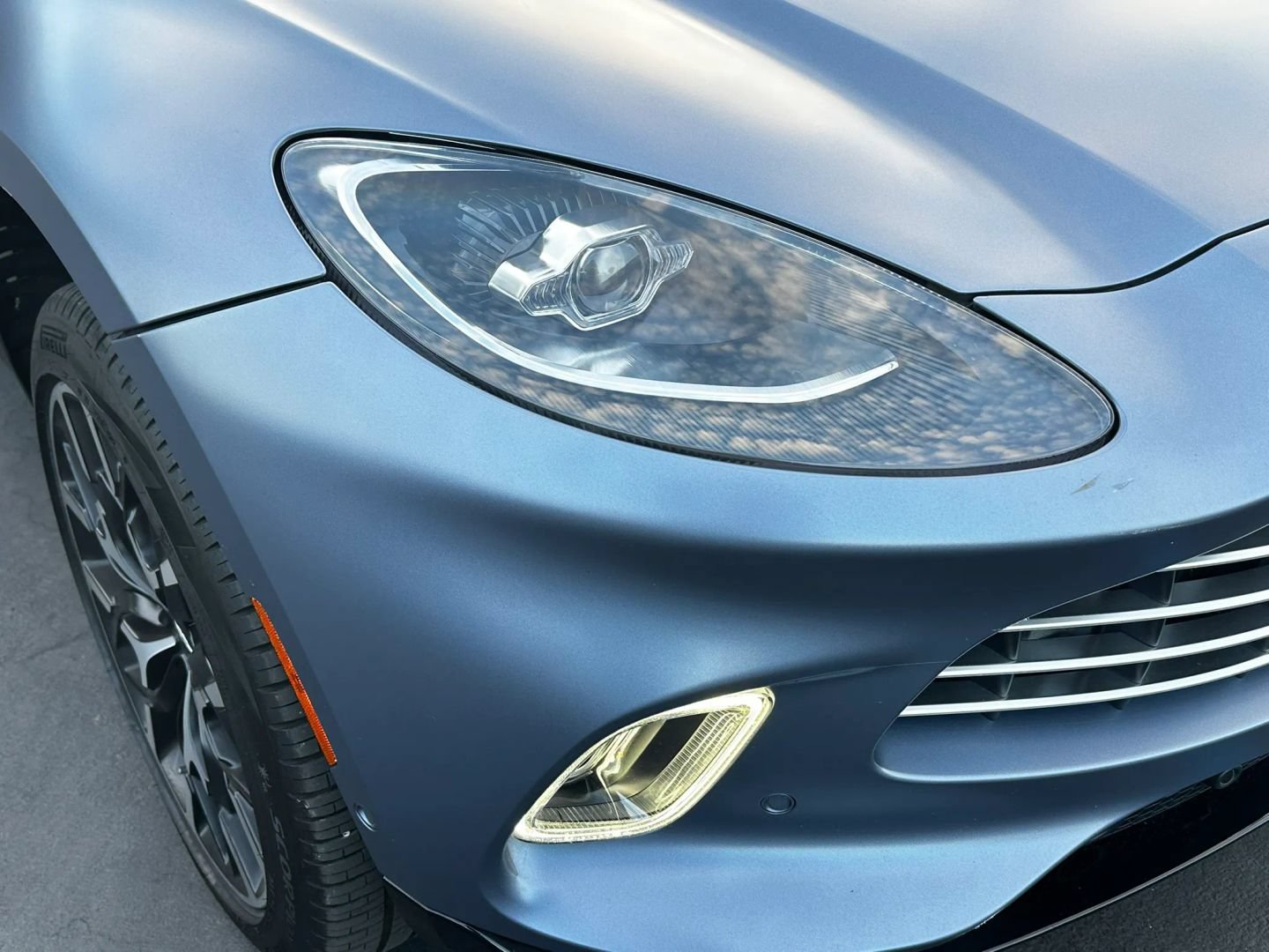 Used 2021 Aston Martin DBX AWD/4WD image 34