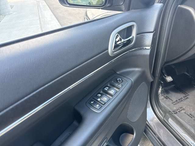 Used 2018 Jeep Grand Cherokee Limited AWD/4WD image 11