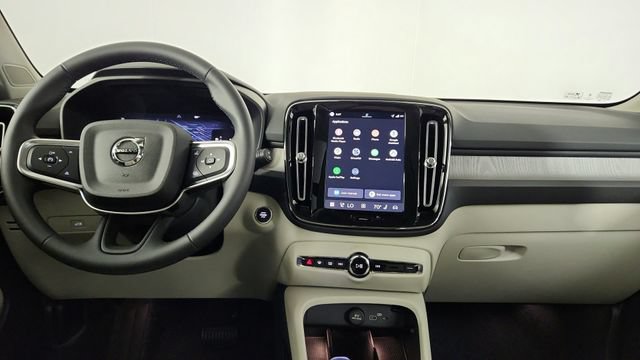 New 2026 Volvo XC40 B5 Plus w/ Climate Package AWD/4WD image 27