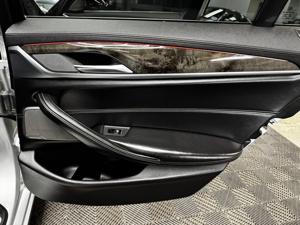 Used 2018 BMW 540i xDrive image 52