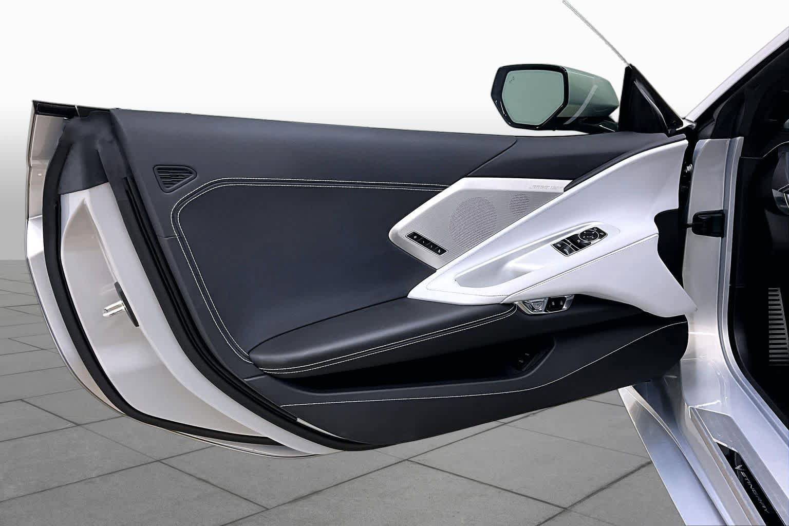 Used 2022 Chevrolet Corvette Stingray Preferred Cpe w/ Z51 Performance Package RWD image 24