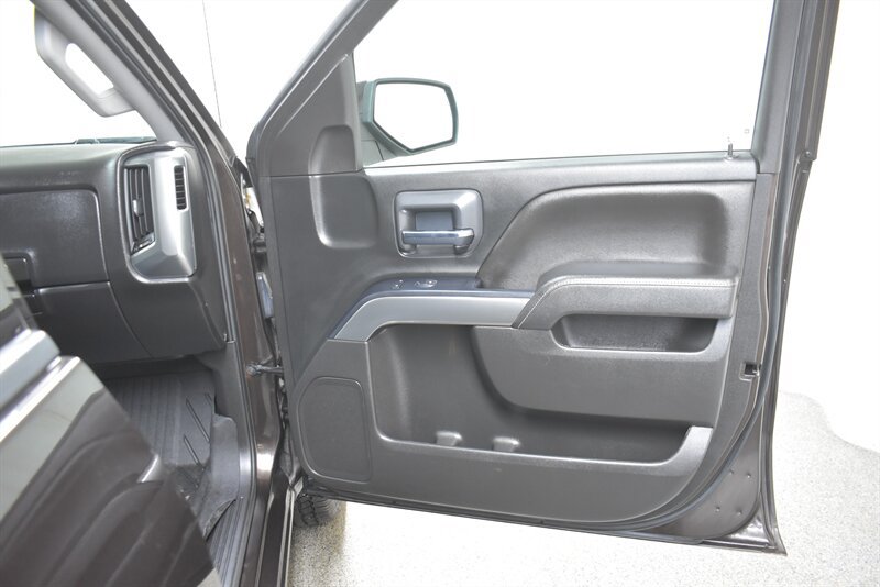 Used 2019 Chevrolet Silverado 1500 LT w/ All Star Edition AWD/4WD image 23