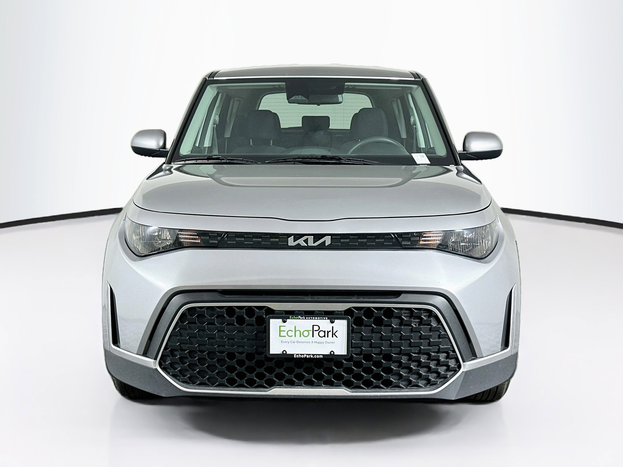 Used 2025 Kia Soul LX w/ LX Technology Package FWD image 2