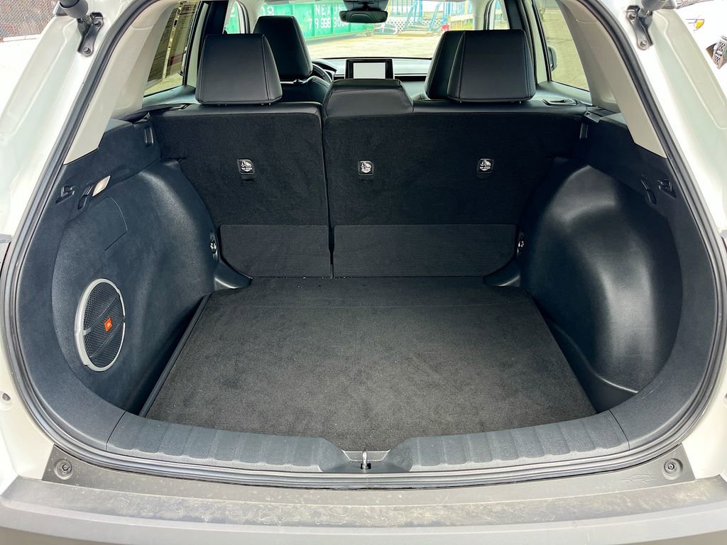 Used 2023 Toyota Corolla Cross XLE w/ Convenience Package FWD image 26