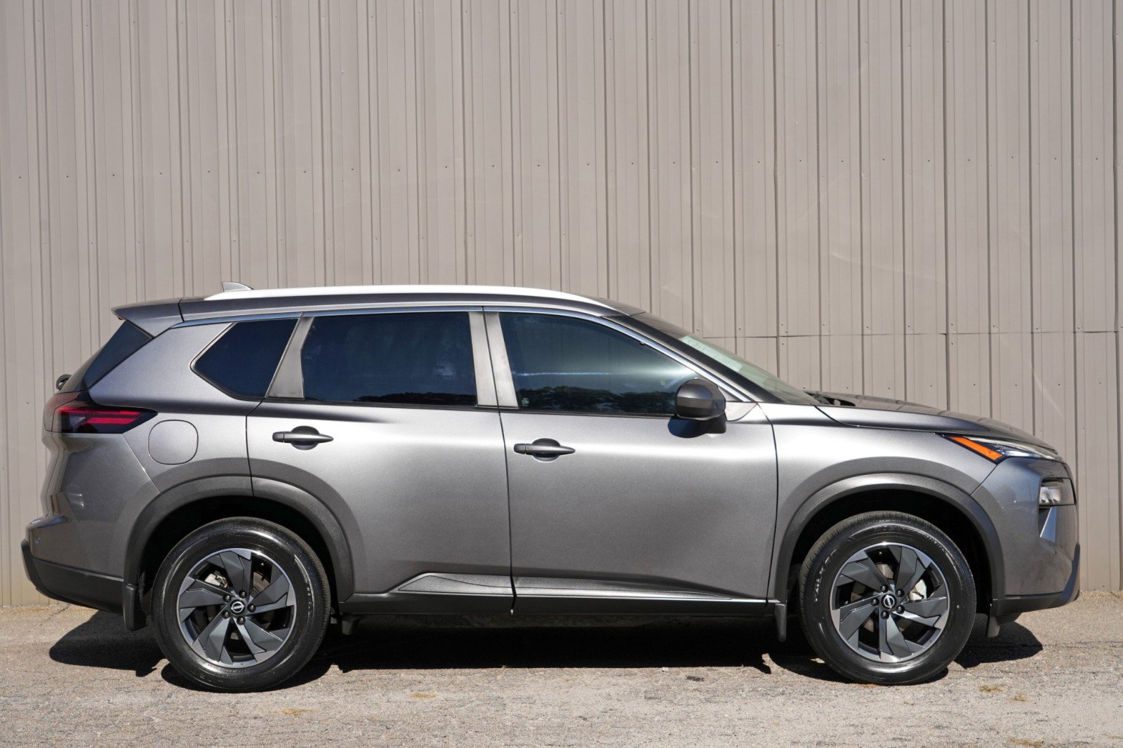 Used 2024 Nissan Rogue SV w/ SV Premium Package FWD image 48