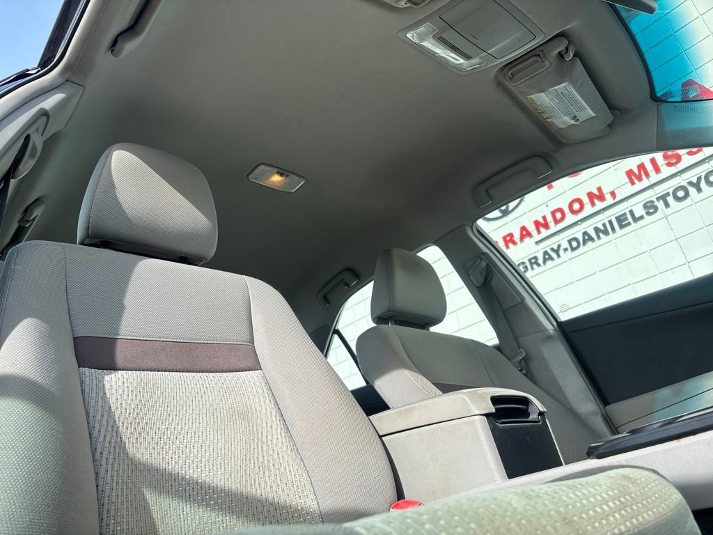 Used 2014 Toyota Camry LE image 25