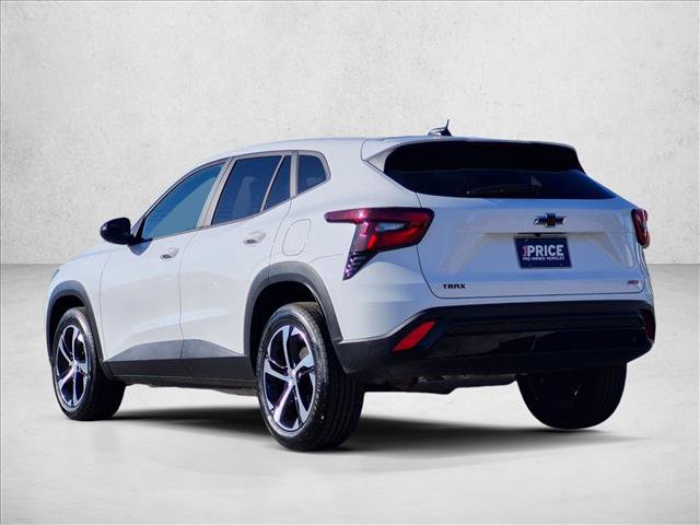 Used 2026 Chevrolet Trax RS FWD image 8