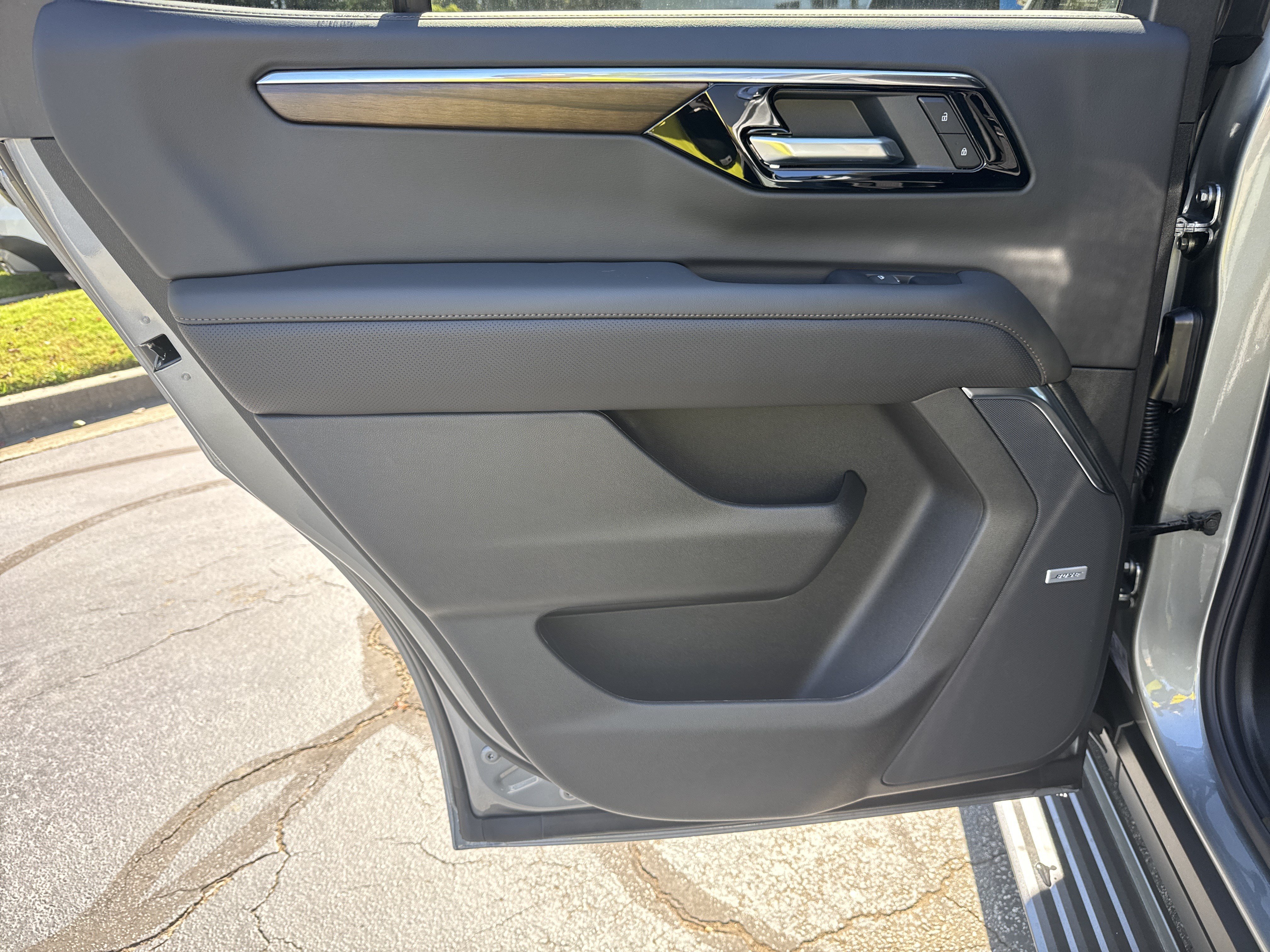 New 2027 Chevrolet Tahoe High Country AWD/4WD image 24
