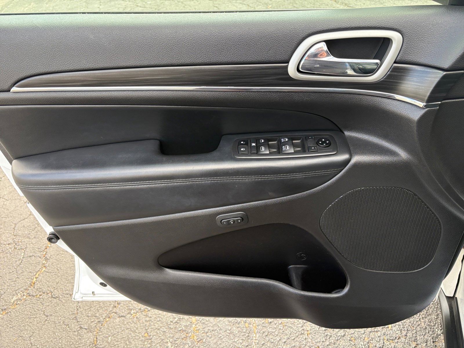 Used 2021 Jeep Grand Cherokee Limited image 26