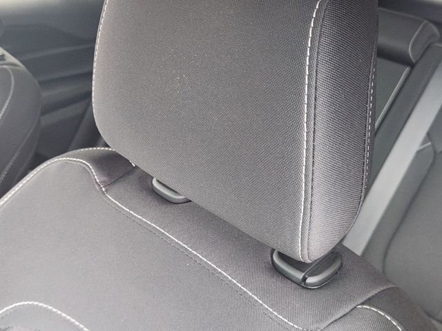 Certified 2025 Jeep Grand Cherokee Laredo w/ Luxury Tech Group I RWD image 15