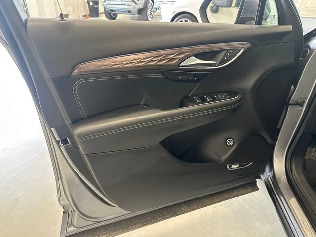 Used 2022 Buick Envision Avenir w/ Premium Seat Package AWD/4WD image 33