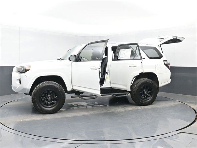 Used 2015 Toyota 4Runner SR5 image 55