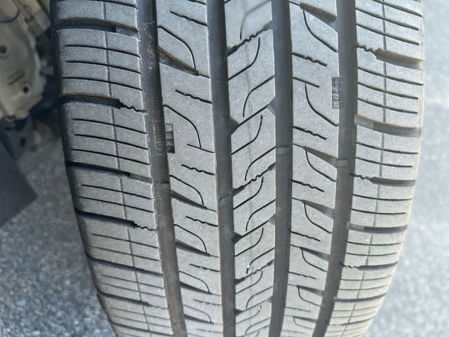 Used 2023 GMC Terrain SLT w/ Elevation Edition image 11