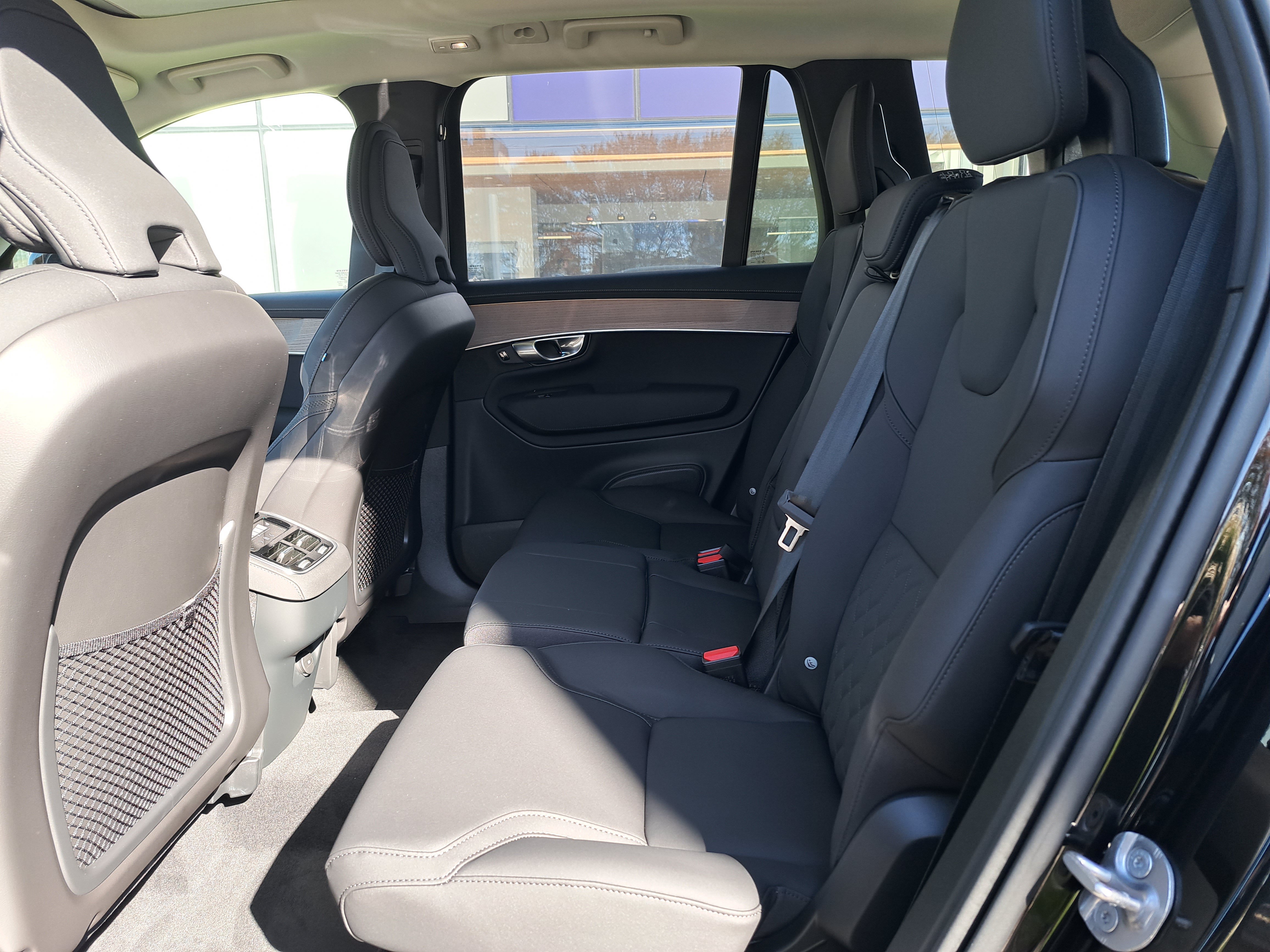 New 2026 Volvo XC90 B6 Plus w/ Protection Package Premier AWD/4WD image 7