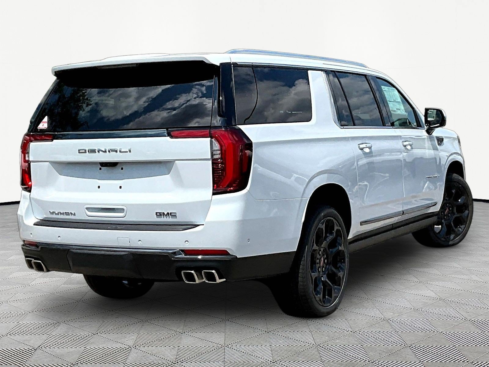 New 2026 GMC Yukon XL Denali Ultimate w/ LPO, Floor Liner Package AWD/4WD image 7