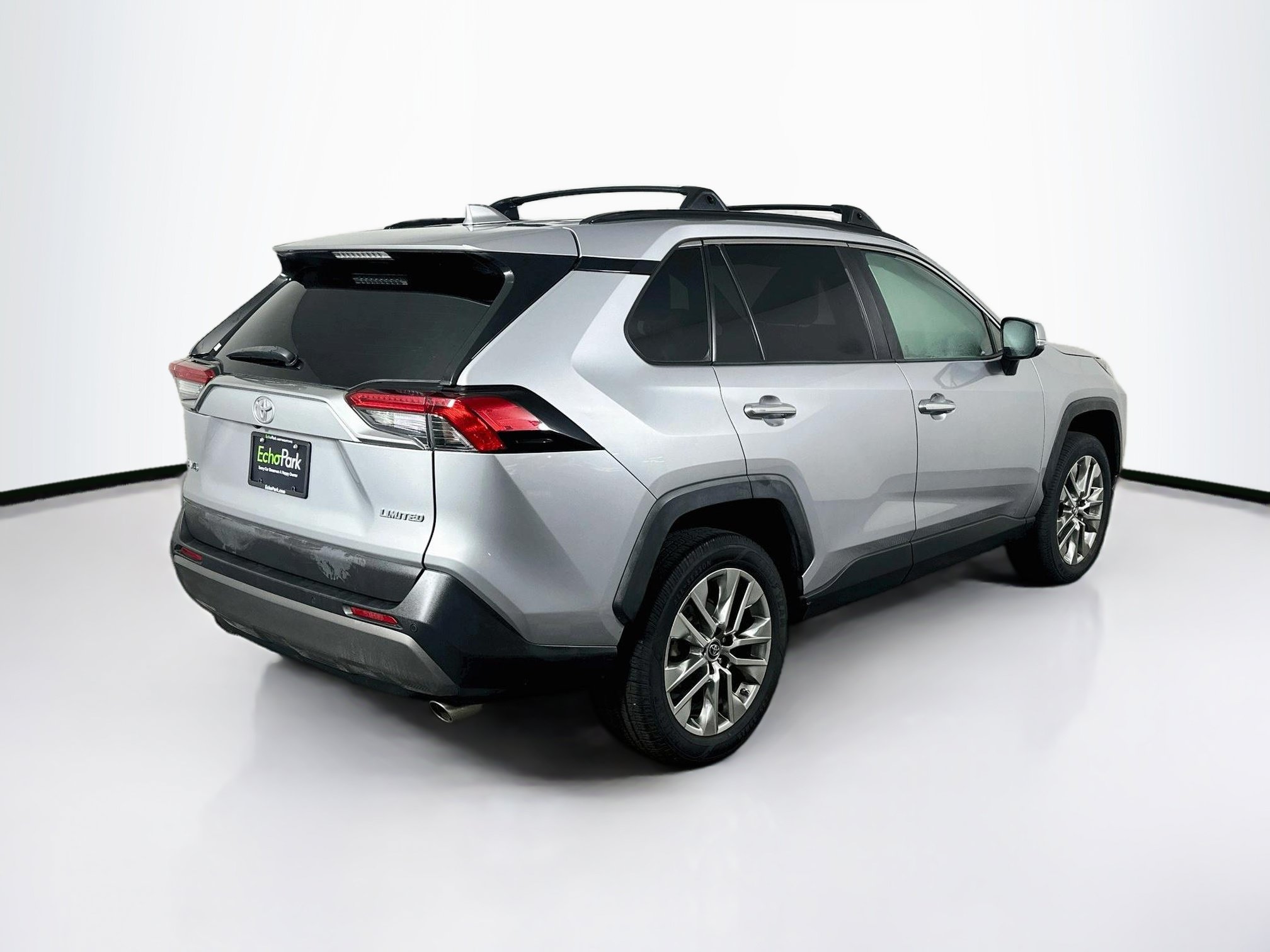 Used 2019 Toyota RAV4 Limited w/ Cold Weather Package FWD image 9