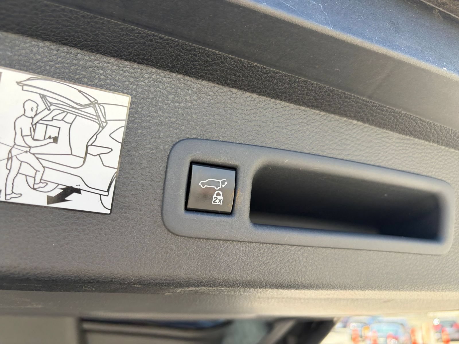 Used 2024 Toyota Sienna XLE FWD image 22