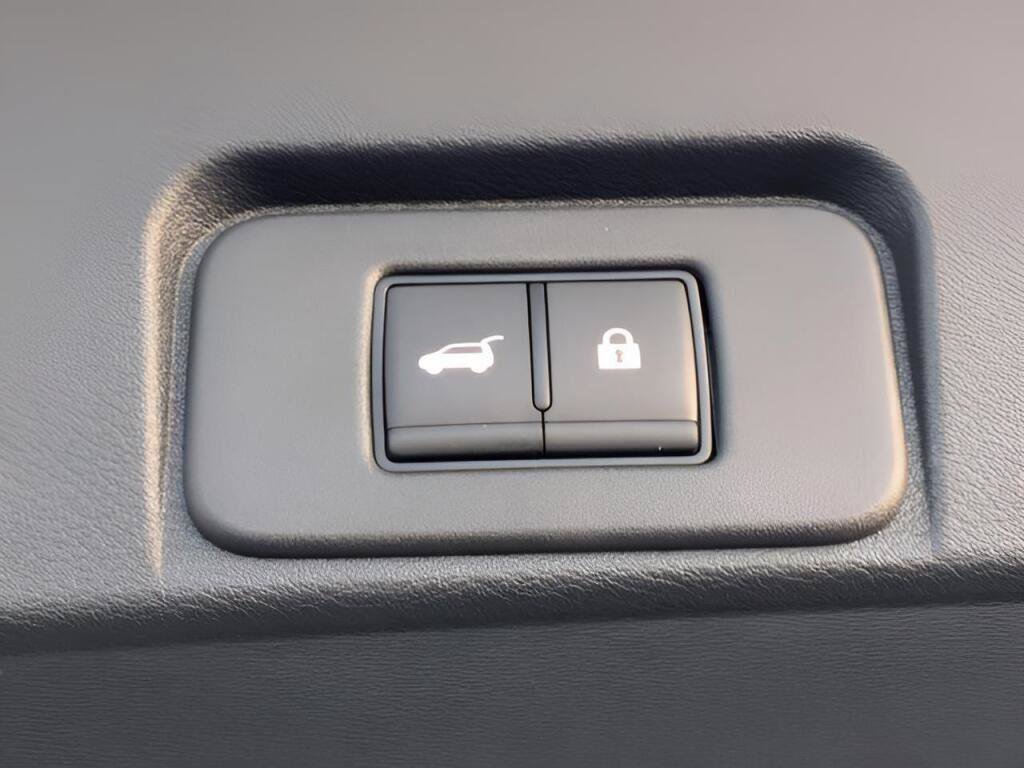 Used 2026 Nissan Rogue Platinum w/ Platinum Premium Package AWD/4WD image 23