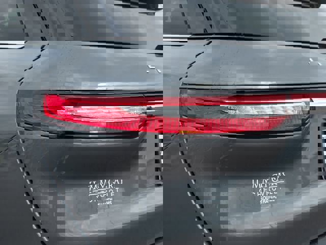 Used 2025 Lincoln Corsair Reserve w/ Equipment Group 202A image 11