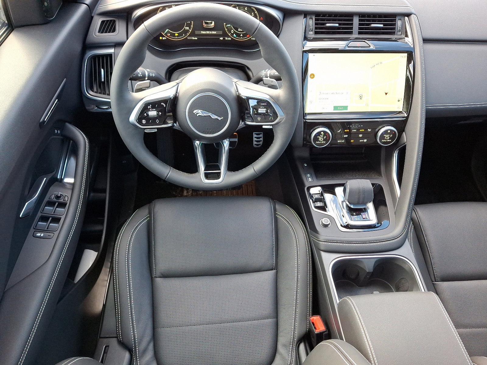 New 2024 Jaguar E-PACE R-Dynamic SE image 9