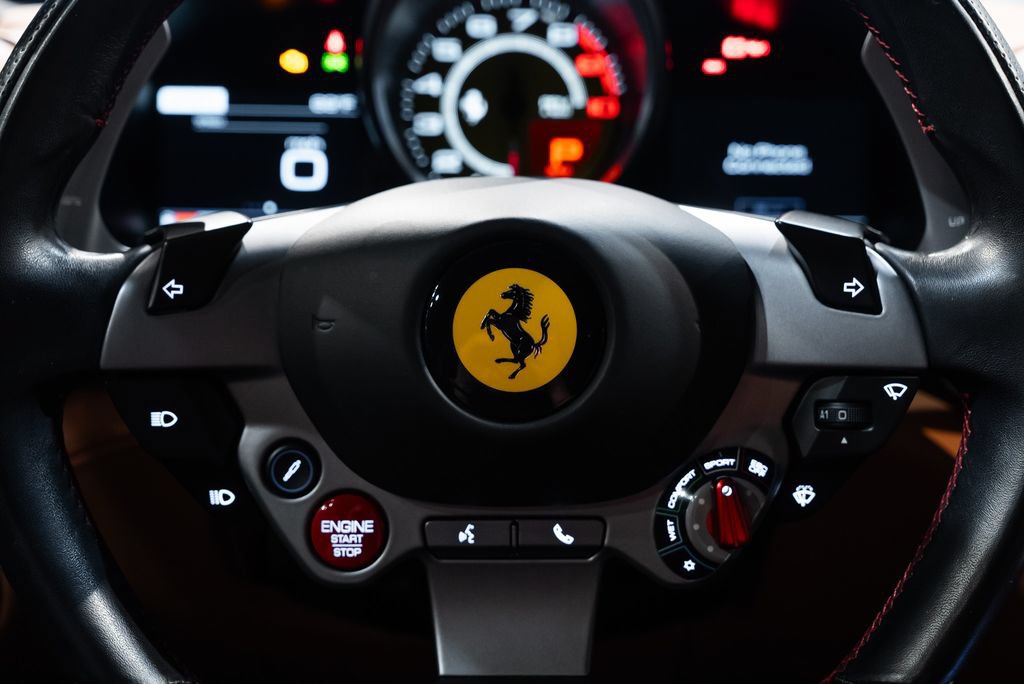 Used 2018 Ferrari GTC4Lusso AWD/4WD image 30