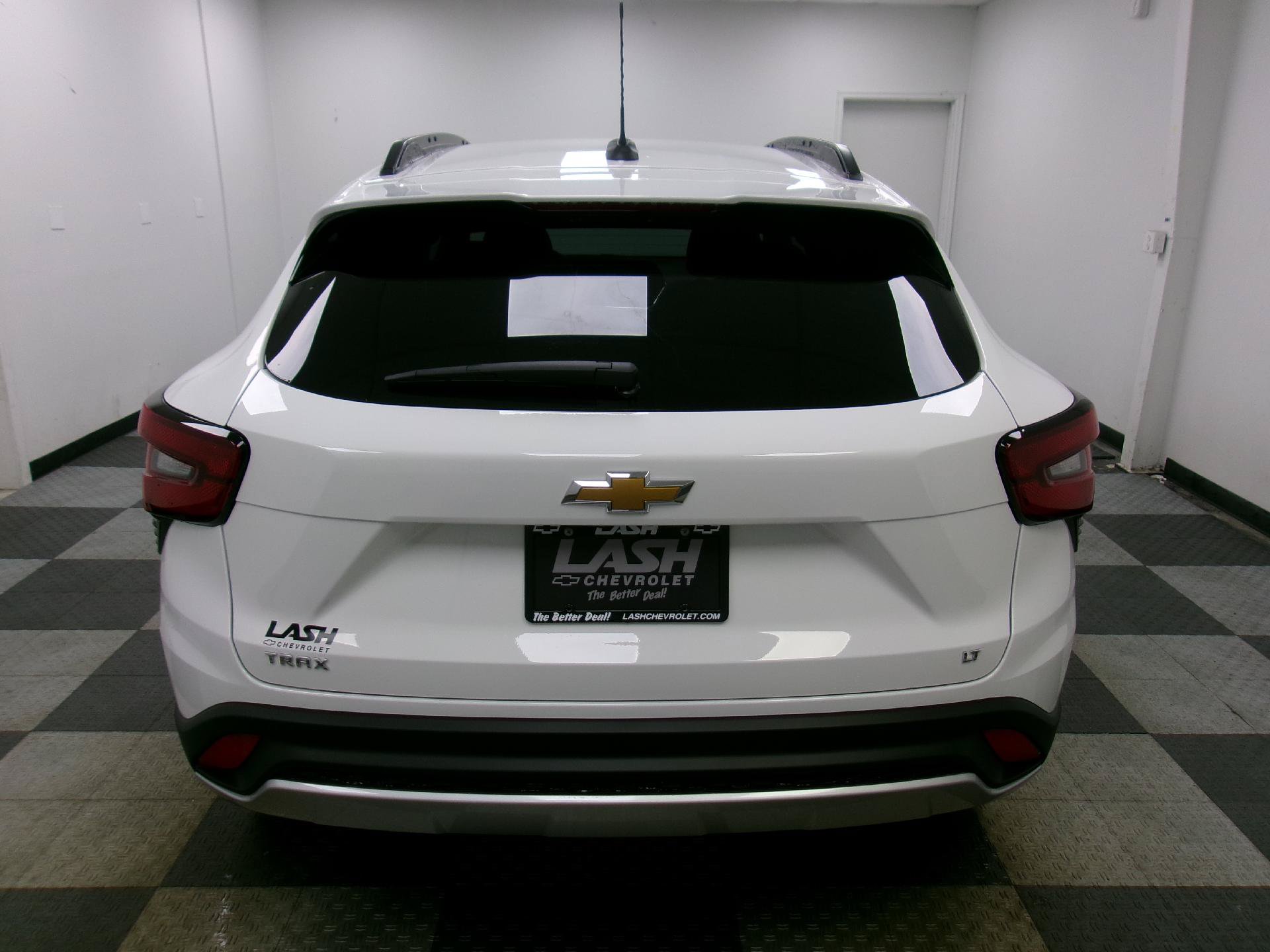 New 2026 Chevrolet Trax LT w/ LT Convenience Package FWD image 12