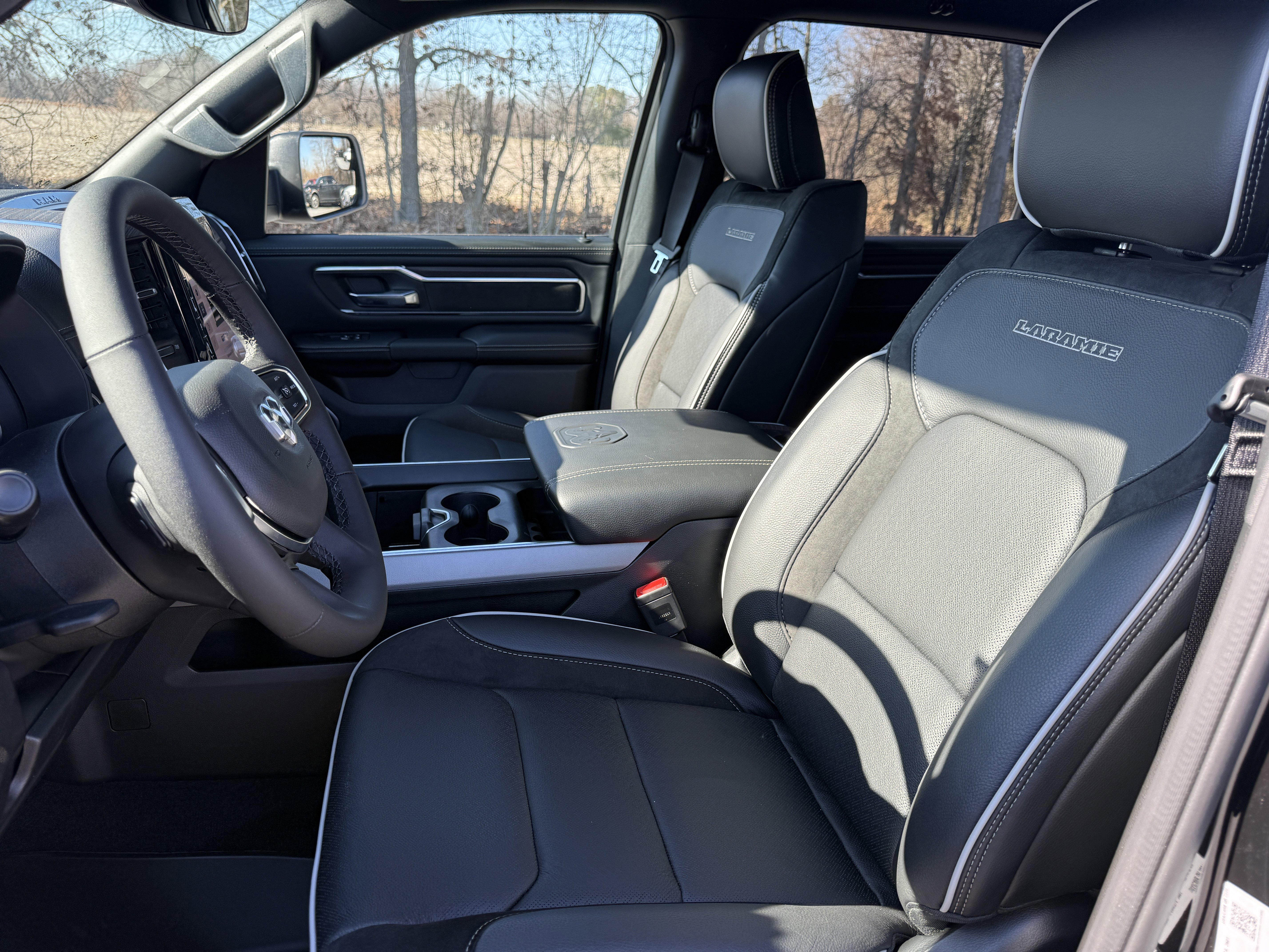New 2026 RAM 1500 Laramie w/ Sport Appearance Package AWD/4WD image 15
