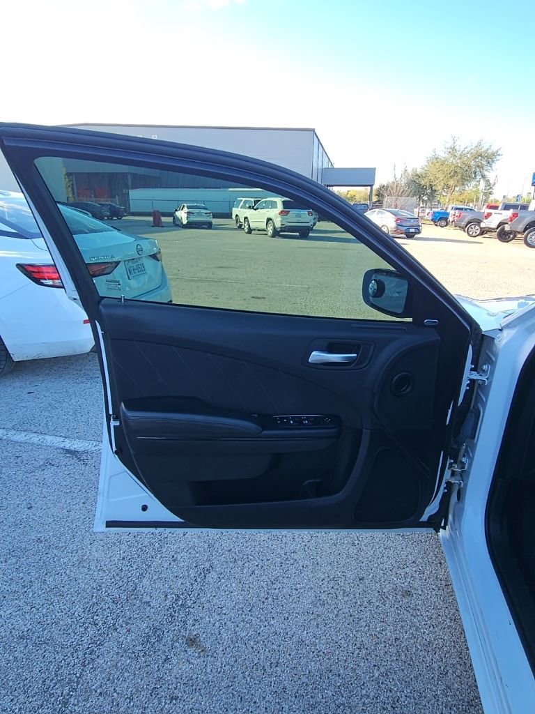 Used 2023 Dodge Charger SXT w/ Blacktop Package image 10