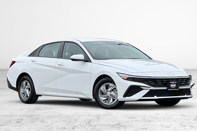 New 2026 Hyundai Elantra SE FWD image 1