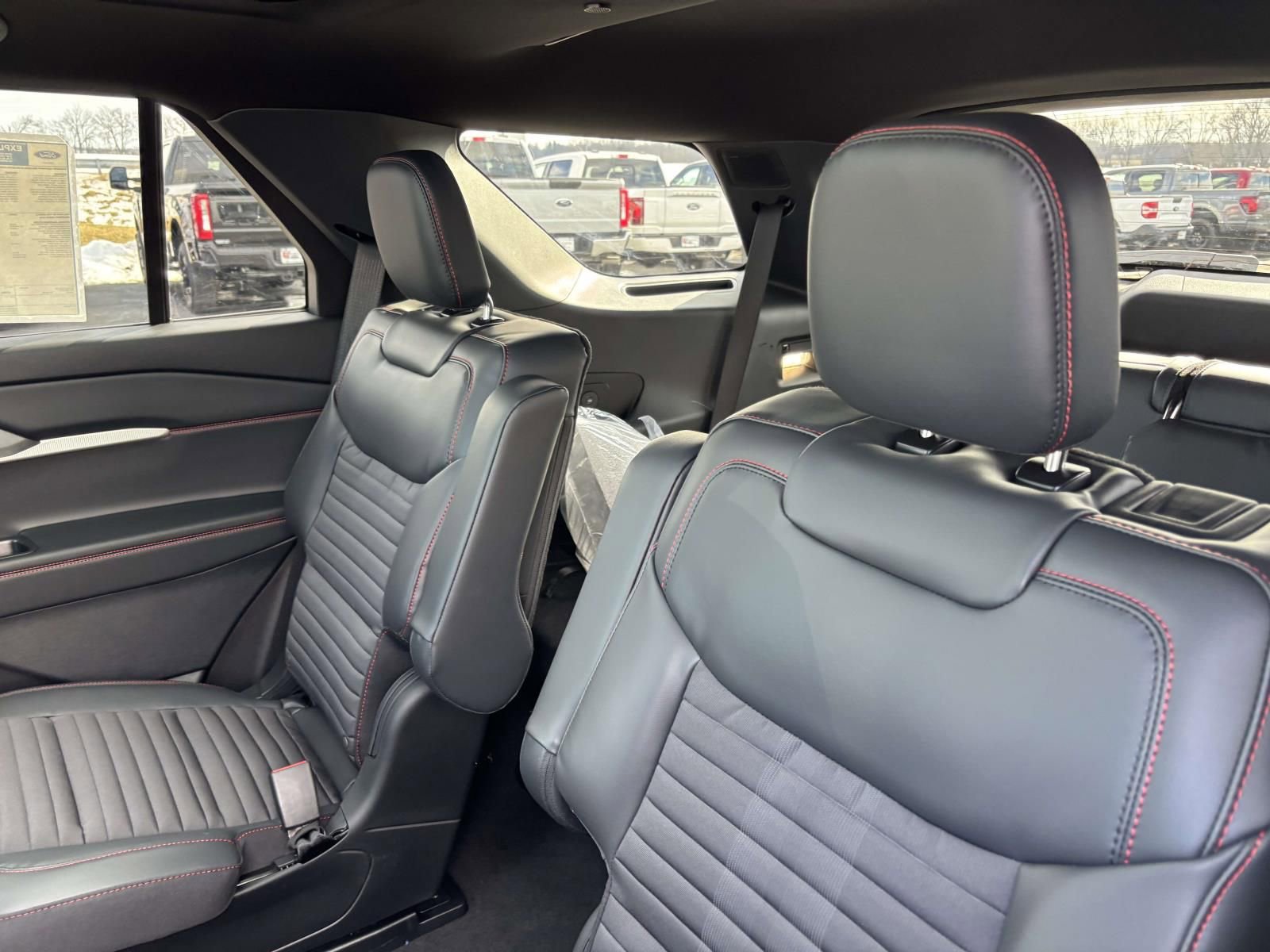 New 2026 Ford Explorer ST-Line w/ ST-Line Street Pack image 27