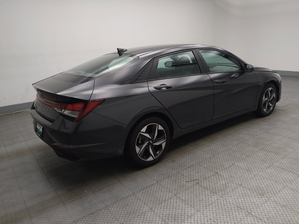 Used 2023 Hyundai Elantra SEL w/ Convenience Package FWD image 10