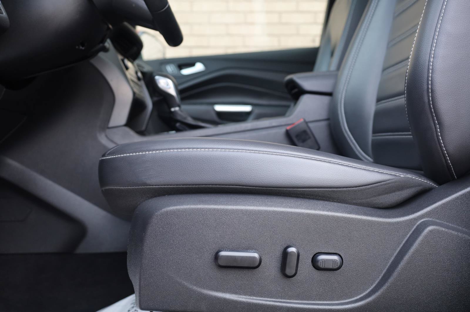 Used 2019 Ford Escape SEL AWD/4WD image 15