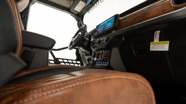 Used 2025 Jeep Gladiator Sport image 49