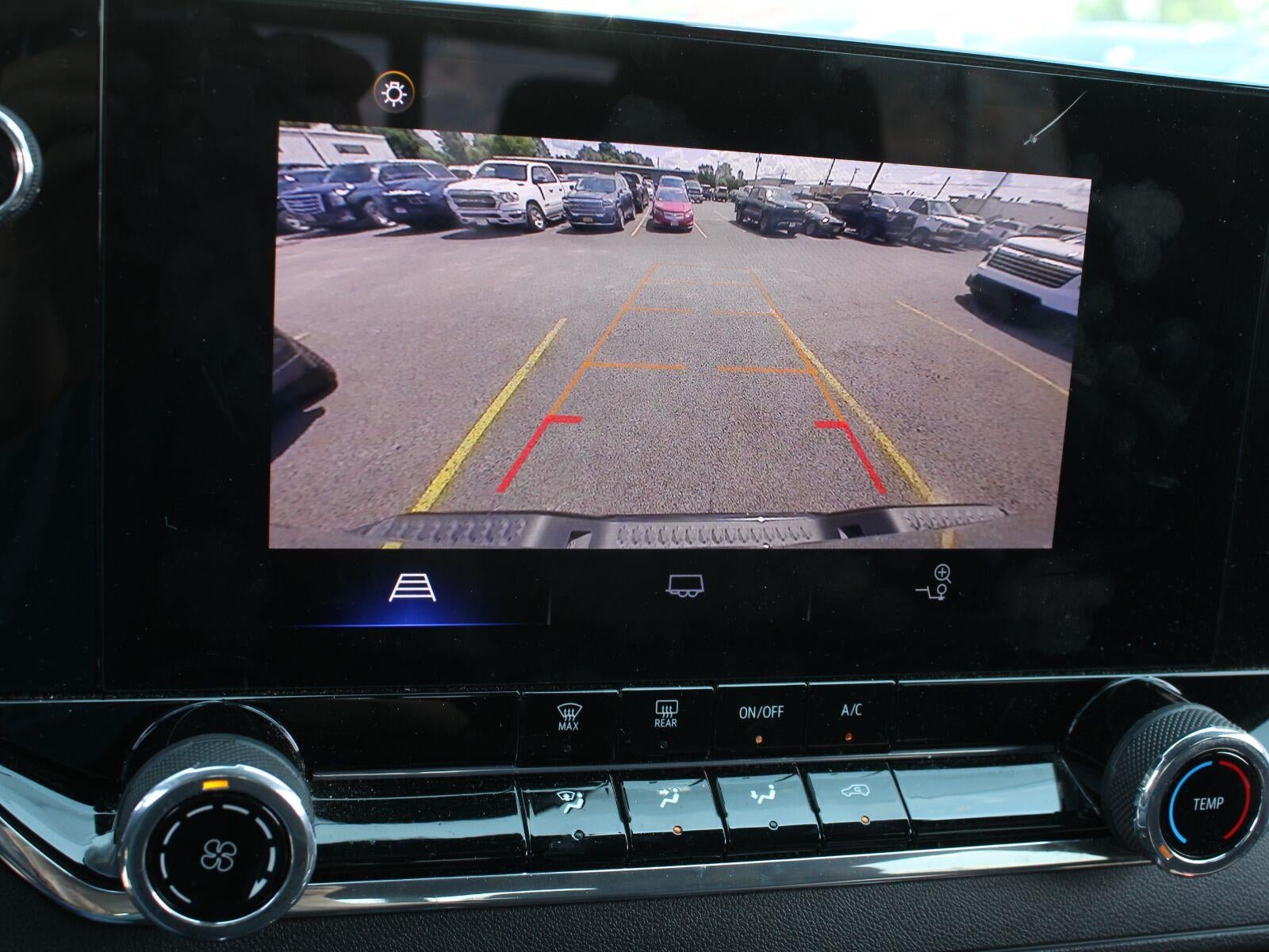 Used 2024 Chevrolet Colorado Trail Boss w/ Advanced Trailering Package AWD/4WD image 12