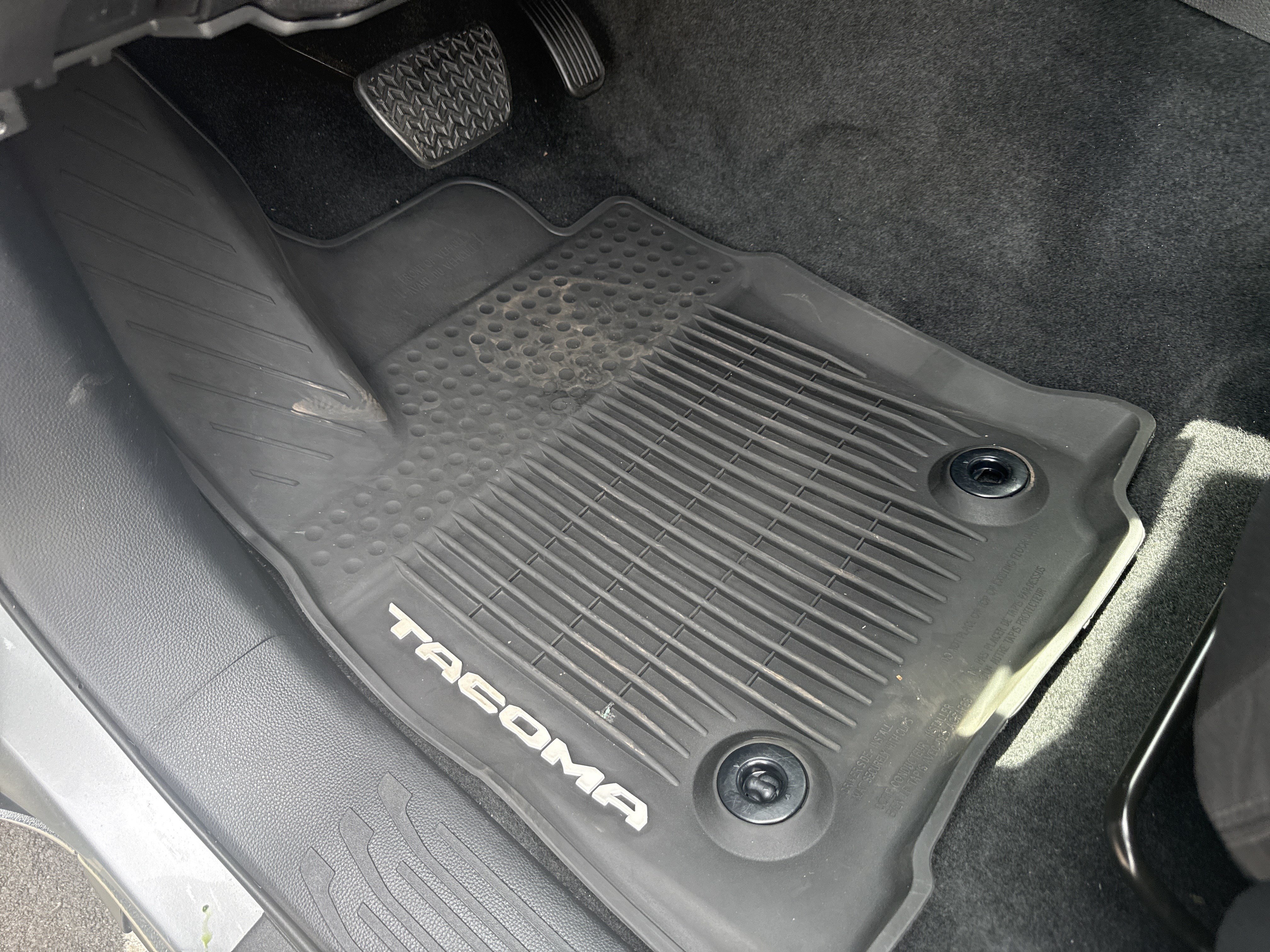 Used 2025 Toyota Tacoma SR5 AWD/4WD image 17