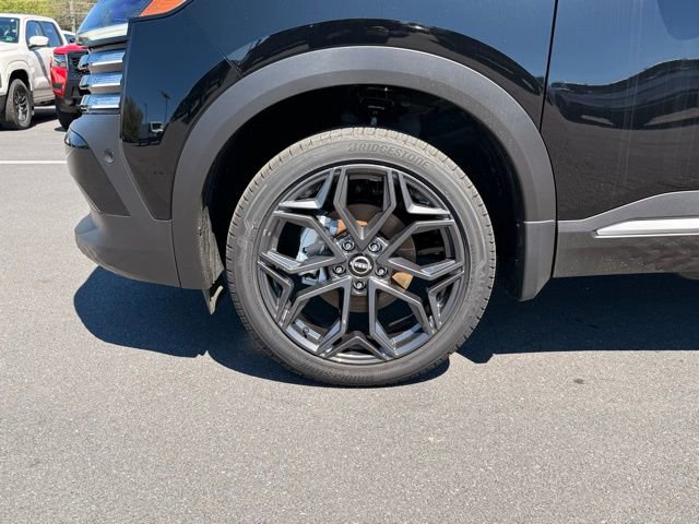 New 2026 Nissan Kicks SR w/ Cold Weather Package image 9