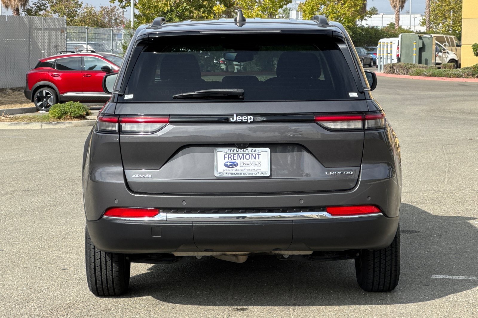 Used 2023 Jeep Grand Cherokee Laredo image 5