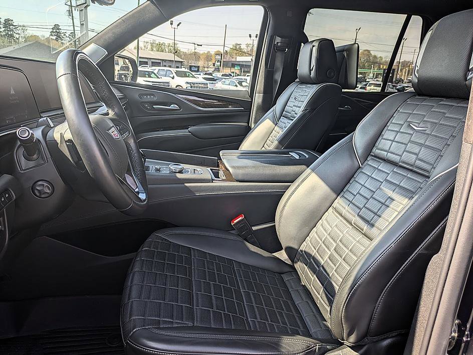 Certified 2024 Cadillac Escalade Premium Luxury Platinum image 11