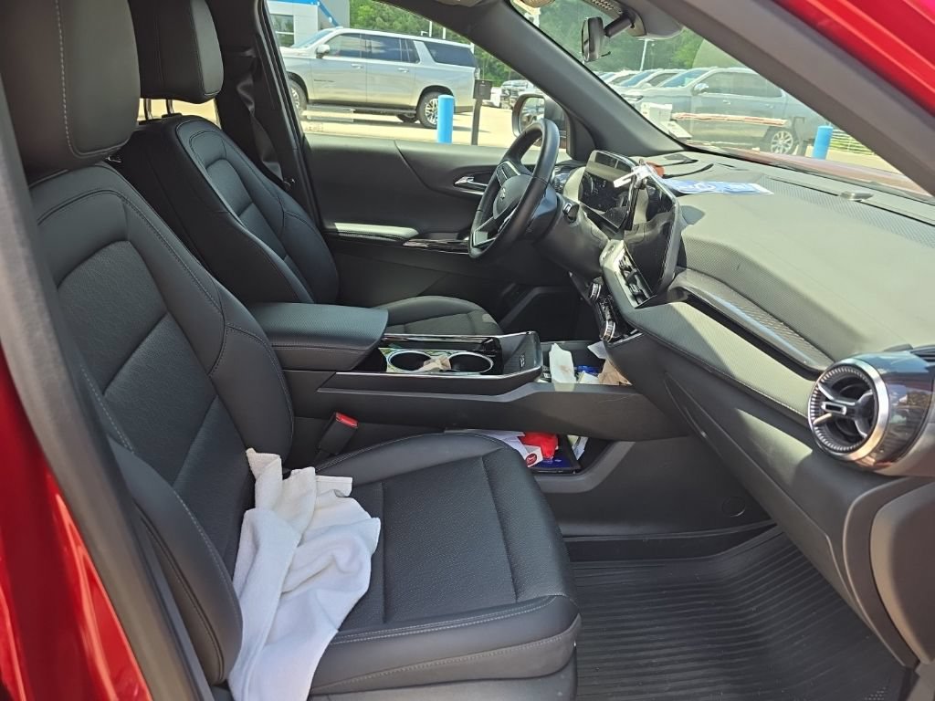 Used 2025 Chevrolet Equinox LT w/ Convenience Package II FWD image 10