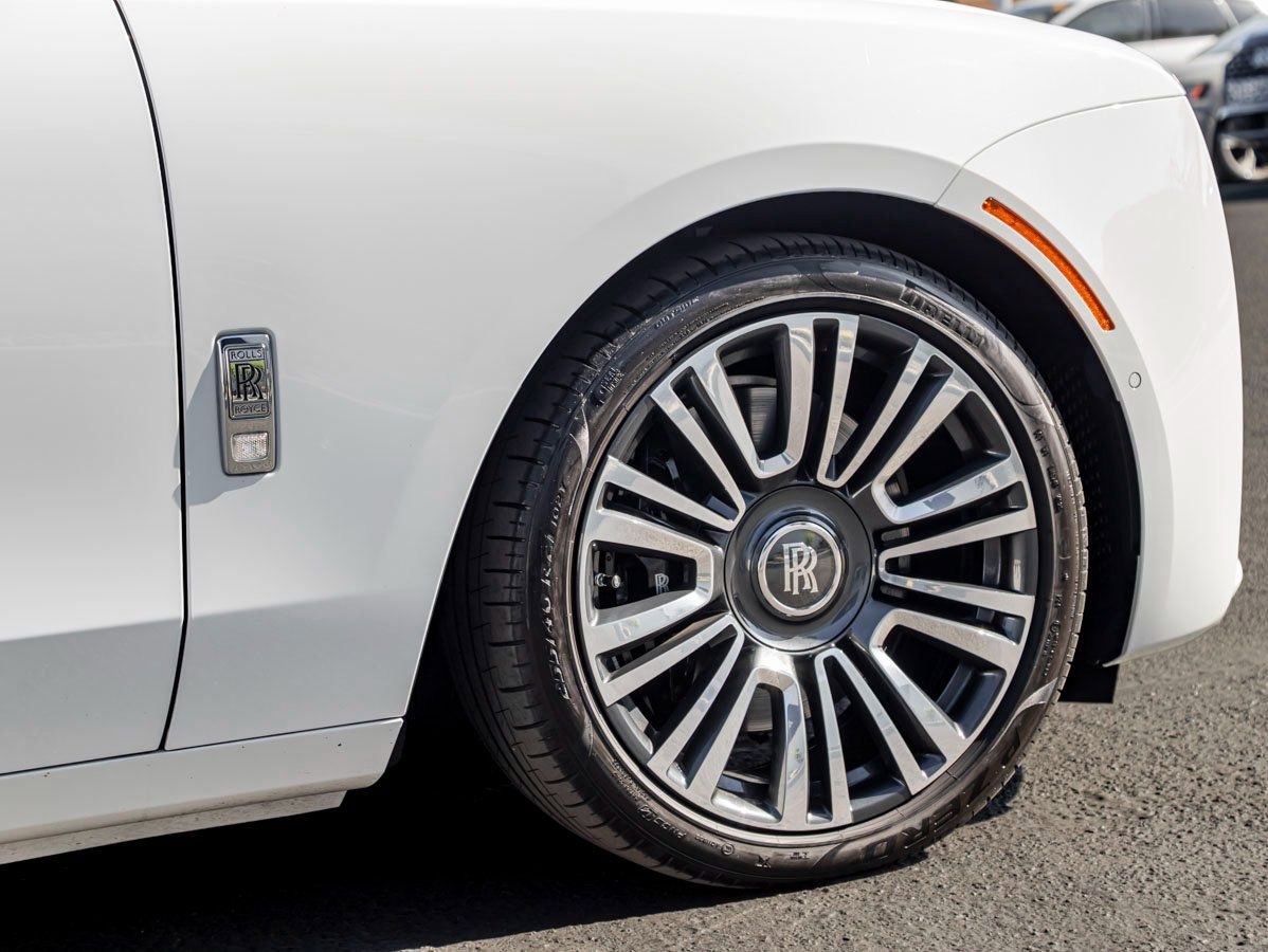 Used 2024 Rolls-Royce Ghost image 11