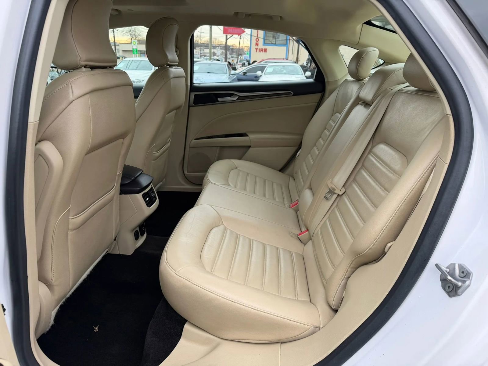 Used 2016 Ford Fusion SE w/ Equipment Group 502A image 18