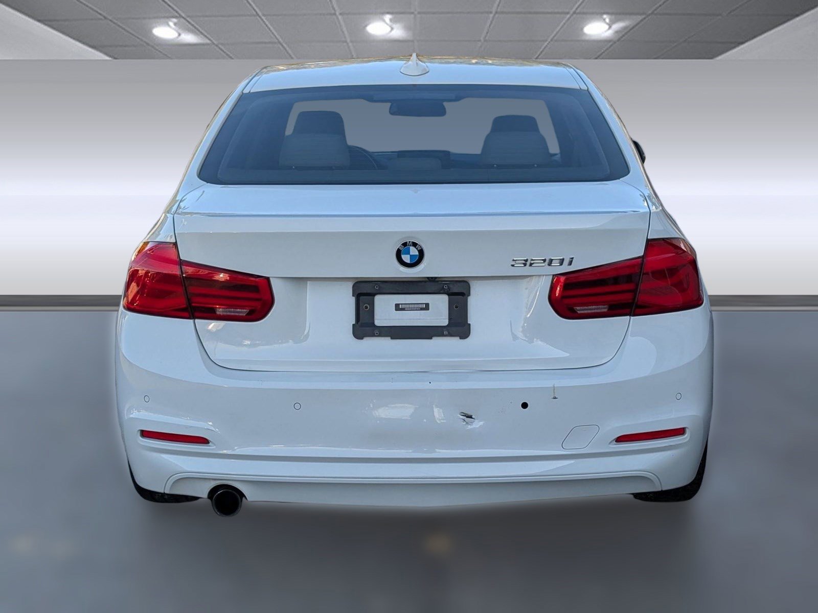 Used 2016 BMW 320i Sedan image 10