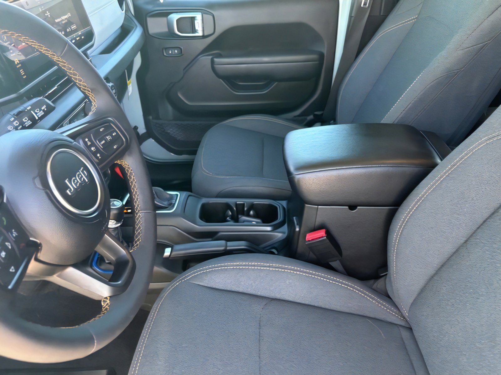 Used 2024 Jeep Wrangler Sport S image 17