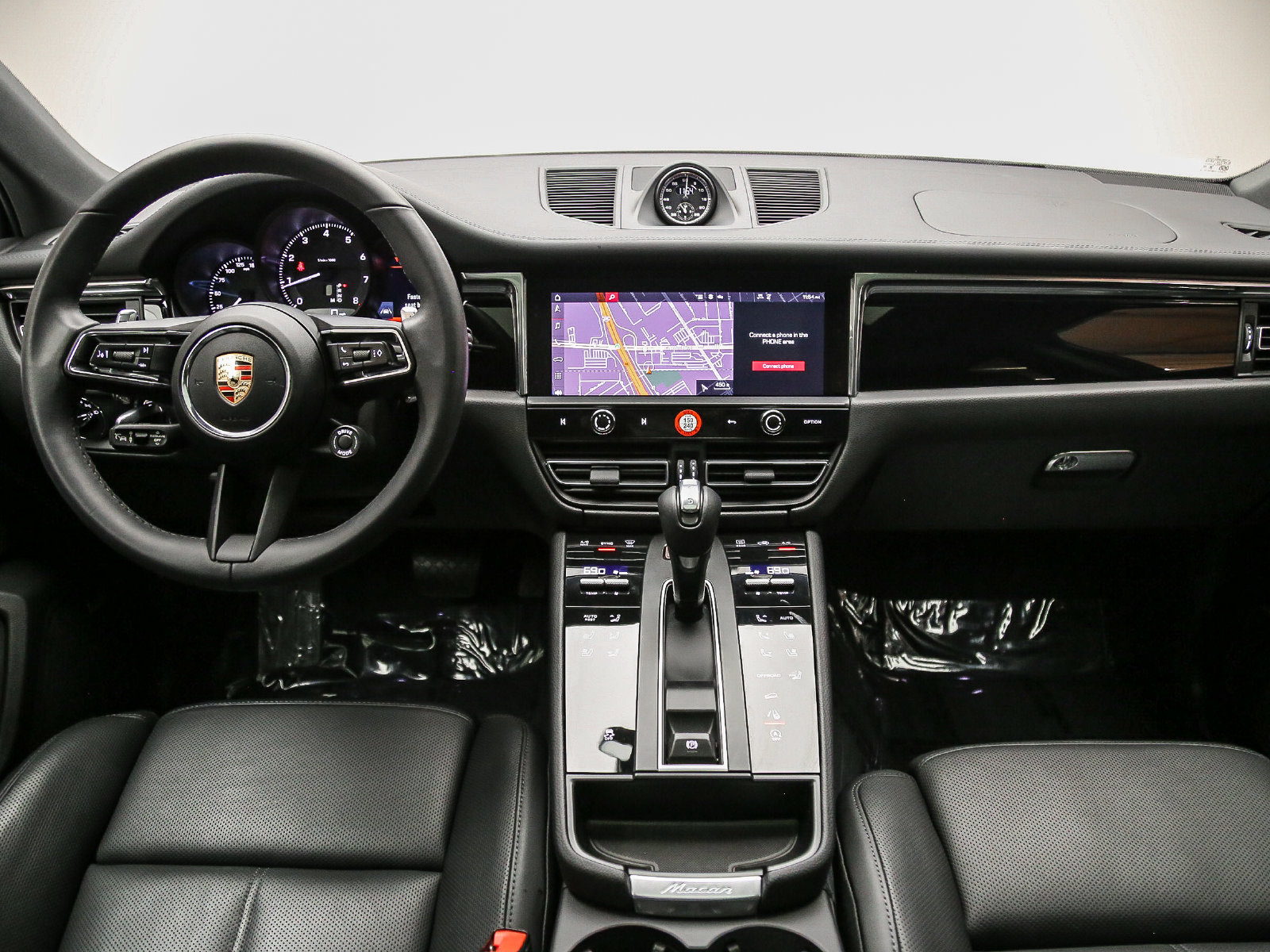 Certified 2026 Porsche Macan AWD/4WD image 16