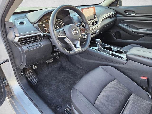 Used 2024 Nissan Altima 2.5 SV FWD image 10