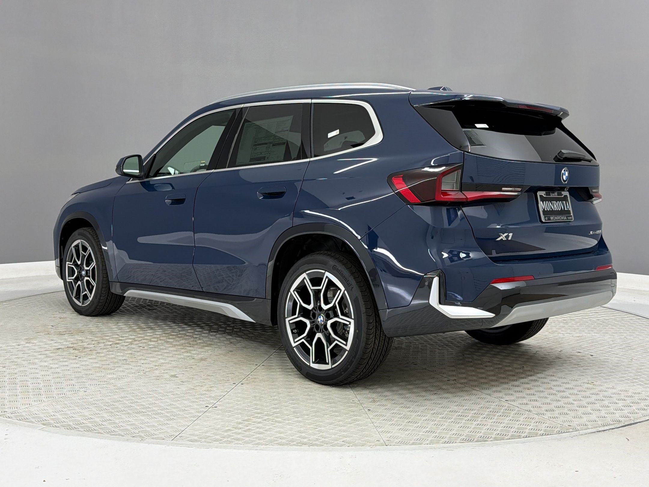 New 2026 BMW X1 xDrive28i w/ Convenience Package AWD/4WD image 3