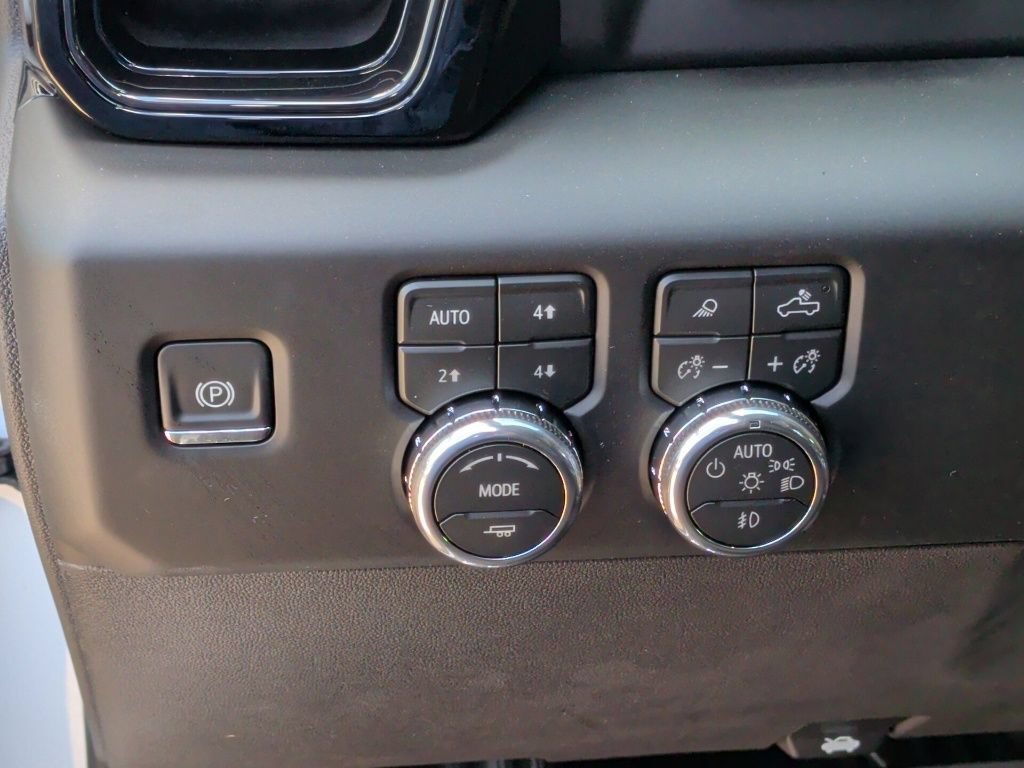 New 2026 GMC Sierra 1500 AT4 w/ AT4 Premium Package AWD/4WD image 17
